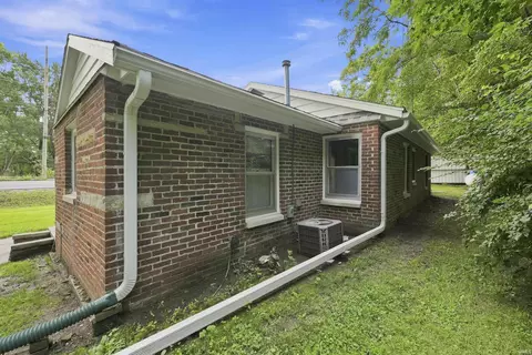 Exterior - 6722 E Wabash Rd, Peru, IN 46970 photo 5 of 8