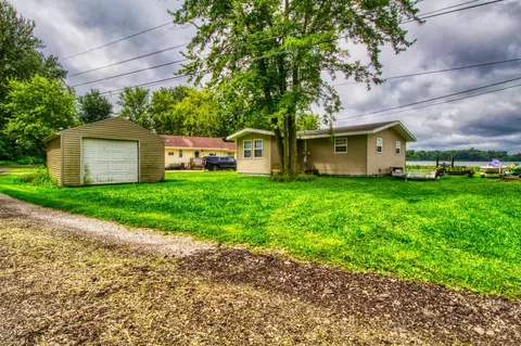 8861 S Jannie Ln, Silver Lake, IN 46982