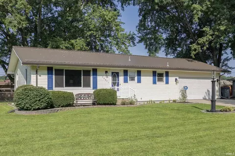 58677 Palace Ln, Elkhart, IN 46516
