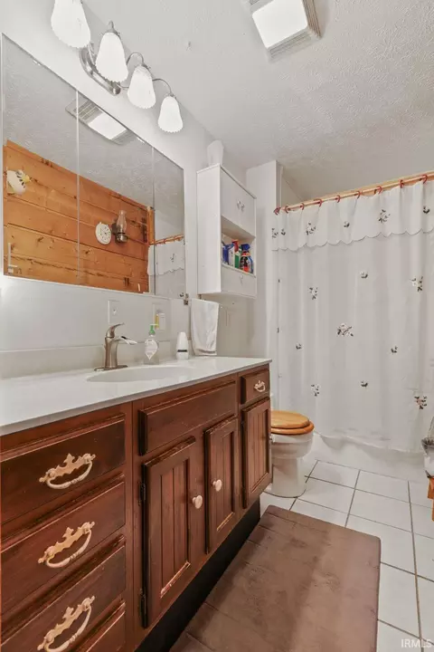 Bath - 1222 Wpa Rd, Mitchell, IN 47446 photo 2 of 4