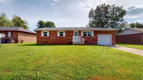 1108 Perkins Dr, Boonville, IN 47601