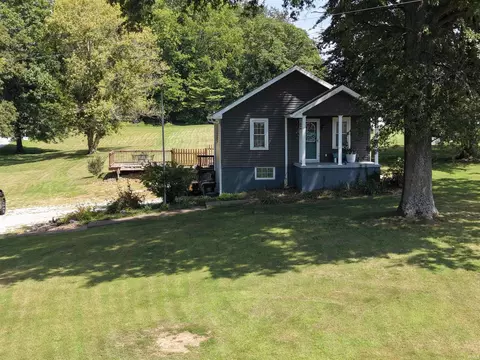719 Schroeder Ln, Evansville, IN 47712