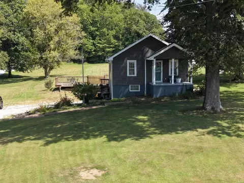 719 Schroeder Ln, Evansville, IN 47712