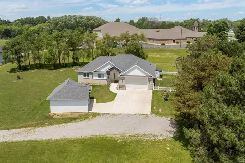 9883 Gerig Rd, Leo, IN 46765