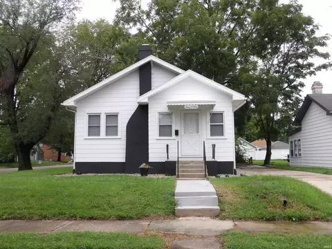 301 N Light St, Muncie, IN 47303