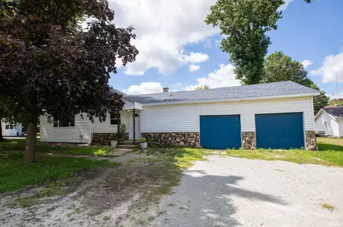 Exterior - 107 E Sunset Dr, Bourbon, IN 46504 photo 3 of 6