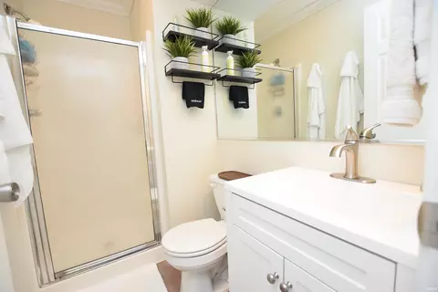 Bath - 1830 Eagle Bay Dr, Bloomington, IN 47401 photo 2 of 2
