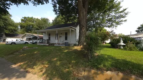 719 Vine St, Rockport, IN 47635