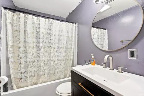 Bath - 601 S 9th St, Mitchell, IN 47446 photo 1 of 1