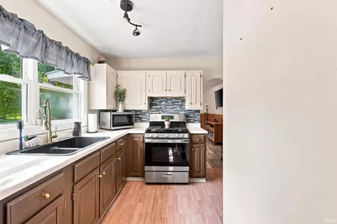 Kitchen - 601 S 9th St, Mitchell, IN 47446 photo 2 of 3