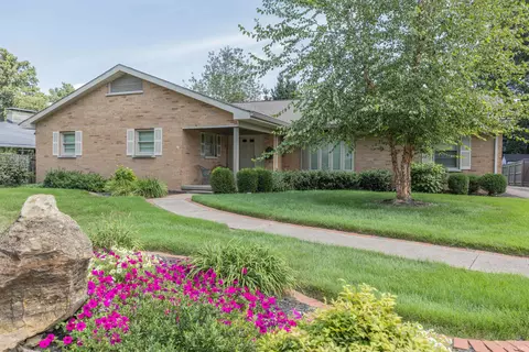 506 S Saint James Blvd, Evansville, IN 47714