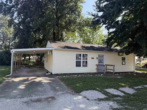 107 W Nineth St, Monroe City, IN 47557