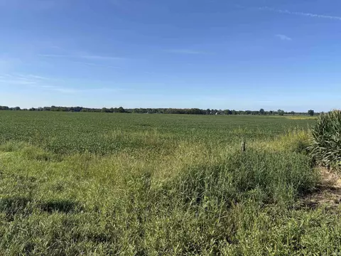 6810 S Warren Rd, Warren, IN 46792