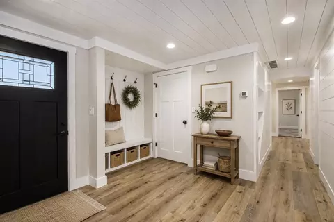 Entry Way - 756 E John St, Nappanee, IN 46550 photo 1 of 5