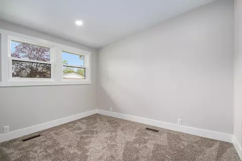 Bedroom - 756 E John St, Nappanee, IN 46550 photo 4 of 6