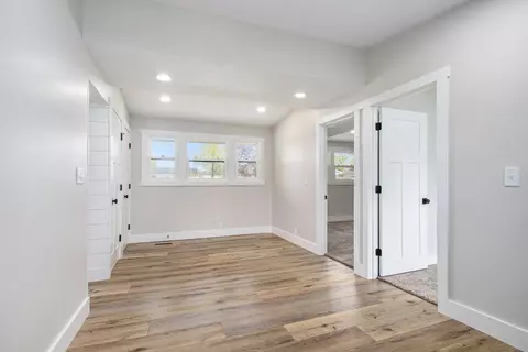 Entry Way - 756 E John St, Nappanee, IN 46550 photo 5 of 5
