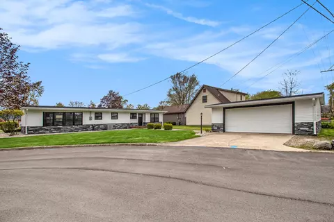 Exterior - 756 E John St, Nappanee, IN 46550 photo 2 of 3