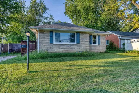 3220 Pollack Ave, Evansville, IN 47714