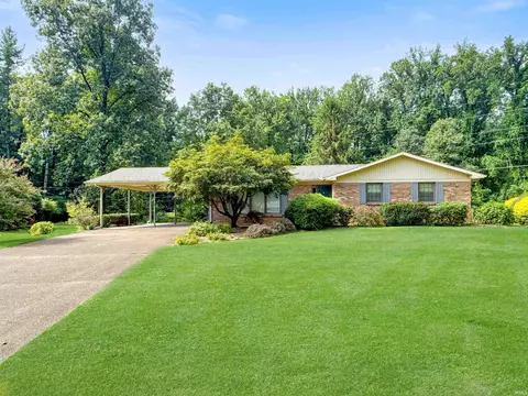 653 Greenview Dr, Evansville, IN 47711