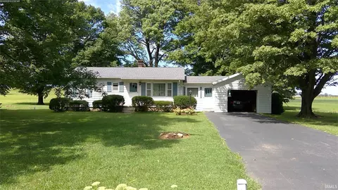 8993 S Sr 165, Poseyville, IN 47633