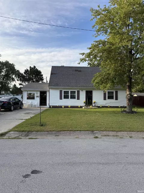 2158 S Fairfield Dr, Marion, IN 46953