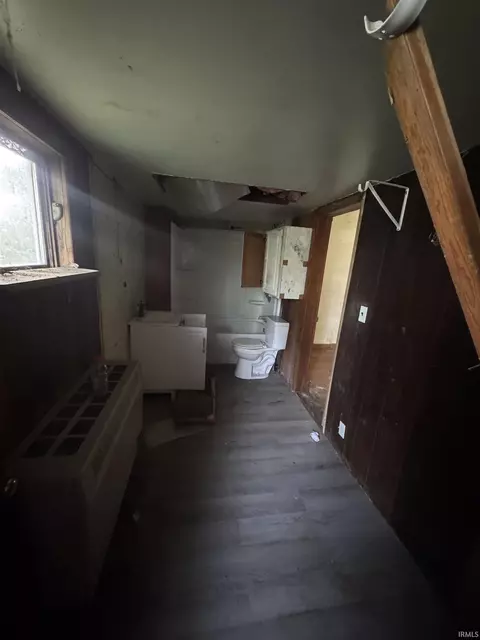 940 Newby St, Mitchell, IN 47446 photo 4