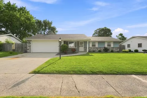 2606 Forest Valley Dr, Fort Wayne, IN 46815