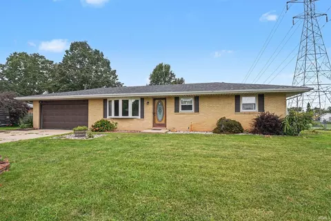 25751 Lily Creek Dr, Elkhart, IN 46514