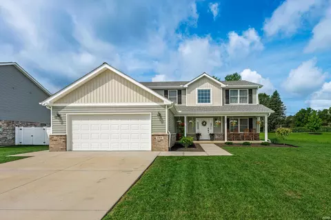 1301 N Wild Pine Dr, Yorktown, IN 47396