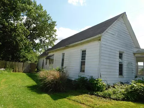 438 W Oak St, Mitchell, IN 47446 photo 4