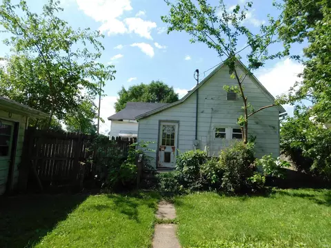 438 W Oak St, Mitchell, IN 47446 photo 5