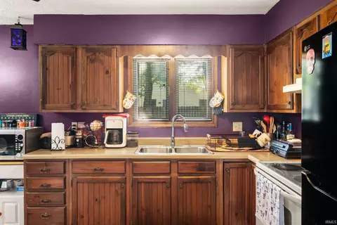 Kitchen - 115 Hel Mar Dr, Mitchell, IN 47446 photo 2 of 7