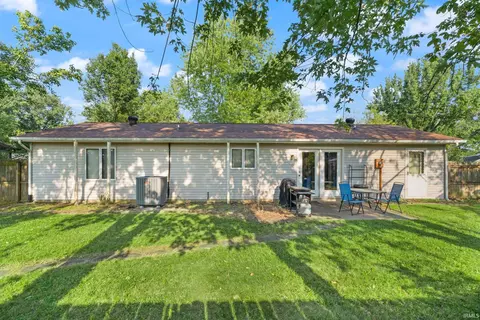 Exterior - 115 Hel Mar Dr, Mitchell, IN 47446 photo 4 of 8