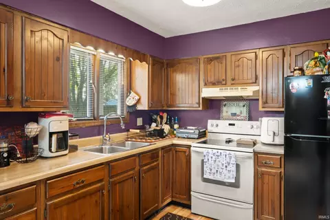 Kitchen - 115 Hel Mar Dr, Mitchell, IN 47446 photo 4 of 7
