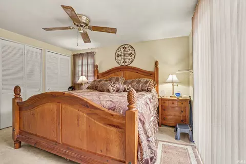 Bedroom - 30798 Oakcrest Dr, Granger, IN 46530 photo 2 of 5