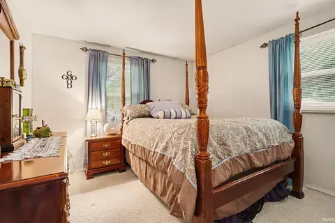 Bedroom - 30798 Oakcrest Dr, Granger, IN 46530 photo 3 of 5
