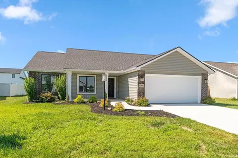 18306 Peregrine Dr, New Paris, IN 46553