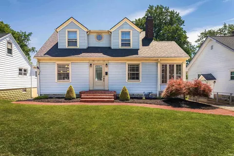 913 Harmony Way, Evansville, IN 47720