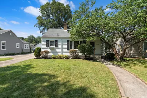 717 Northwood Dr, South Bend, IN 46617