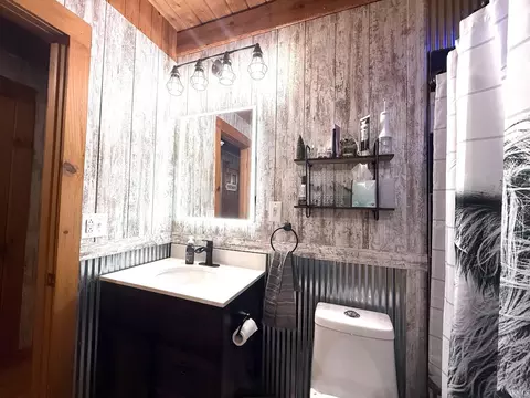 Bath - 8 Spice Valley Ct, Mitchell, IN 47446 photo 1 of 5