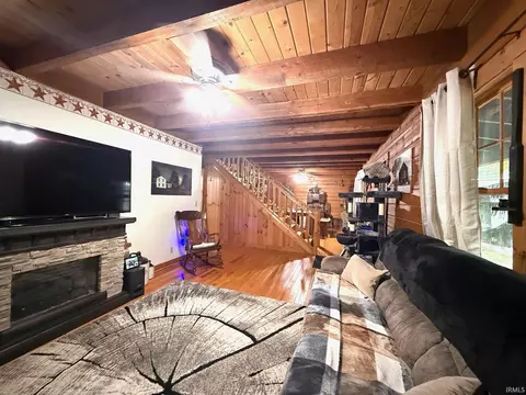 Living - 8 Spice Valley Ct, Mitchell, IN 47446 photo 3 of 3