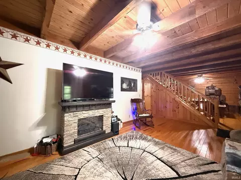 Living - 8 Spice Valley Ct, Mitchell, IN 47446 photo 1 of 3