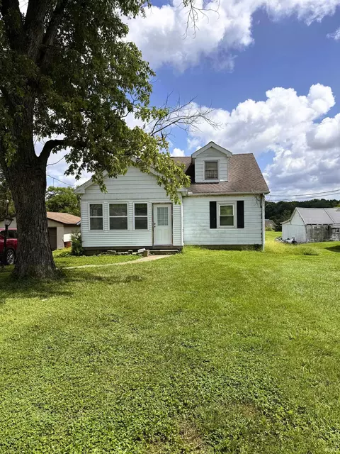 3017 Mesker Park Dr, Evansville, IN 47720
