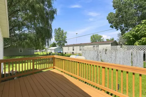 4504 W E Dr, Albion, IN 46701 photo 17