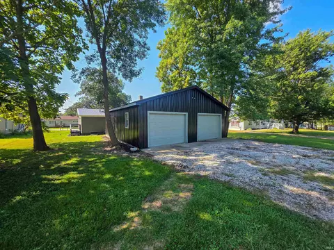 7627 E Terhune St, Dugger, IN 47848 photo 4