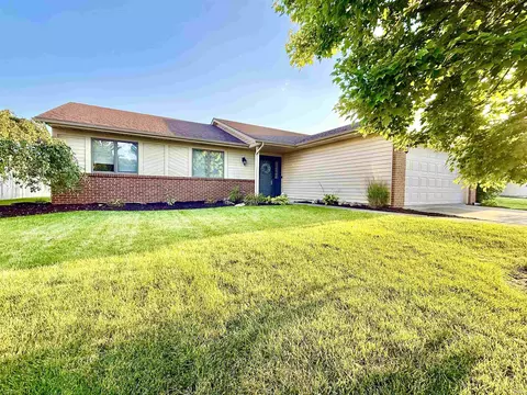 1001 Fox Orchard Run, Fort Wayne, IN 46825