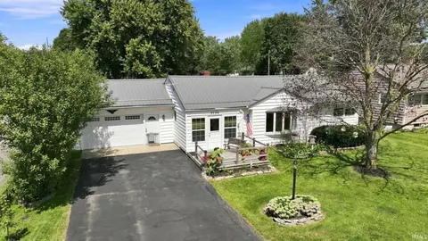 2120 Broadmoor Ave, Fort Wayne, IN 46818
