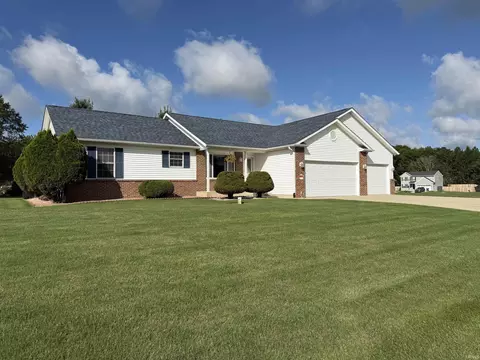 11870 Redbud Dr, Plymouth, IN 46563