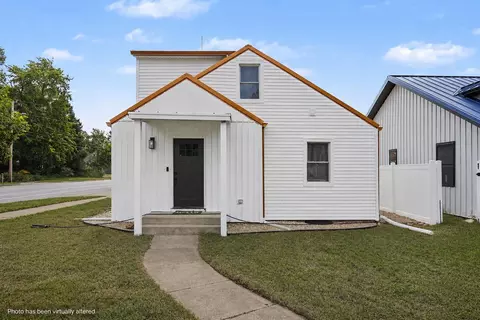 1454 Sorin St, South Bend, IN 46617