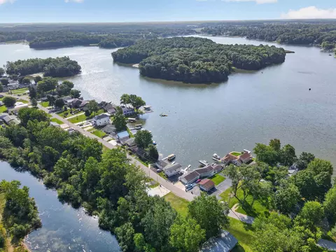 1430 N Shore Sylvan Lake Dr, Rome City, IN 46784